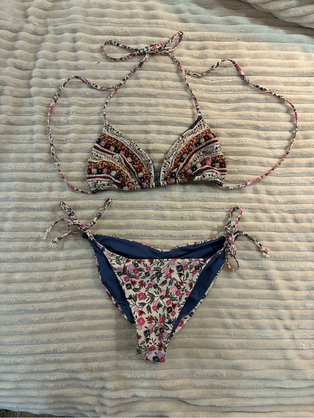 Agua Bendita Floral Reversible Bikini in Navy, Pink, White